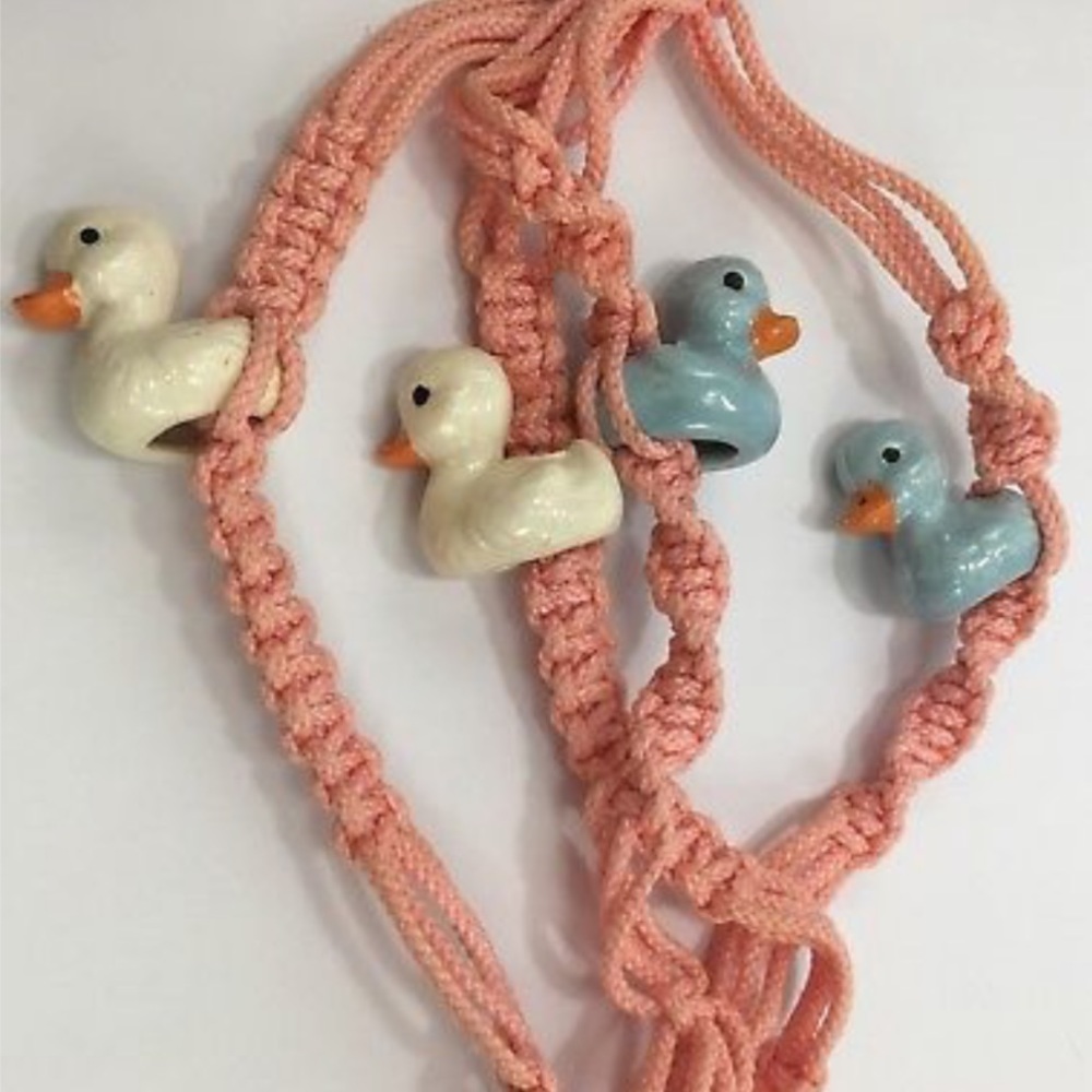 Vintage Macrame Plant Holder / Hanger w/ Ducks EUC